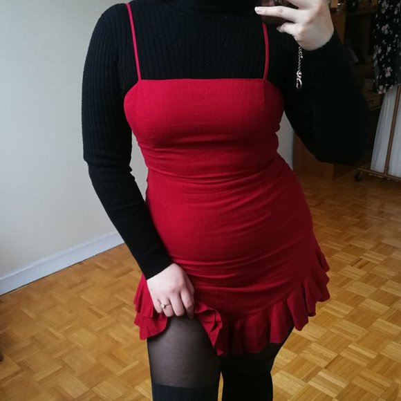 Red knots dress - Picture 9 of 13